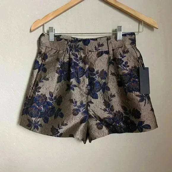 BLANKNYC Floral Pleated Brocade Shorts Size 24 - Picture 3 of 11